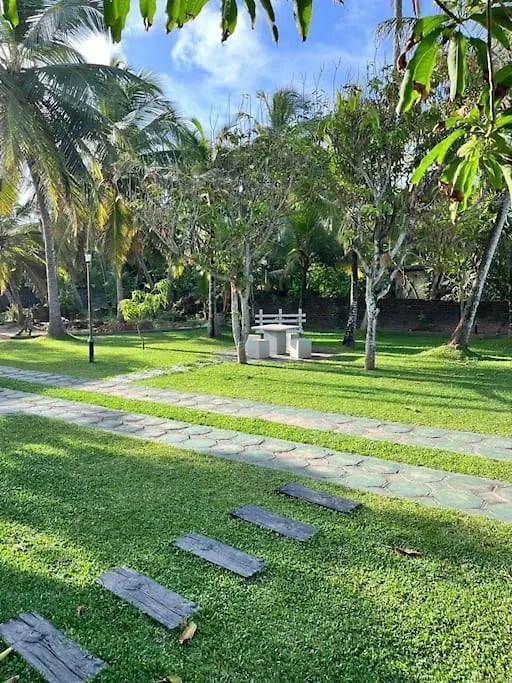 Dona'S Villa In Pamunugama ネゴンボ